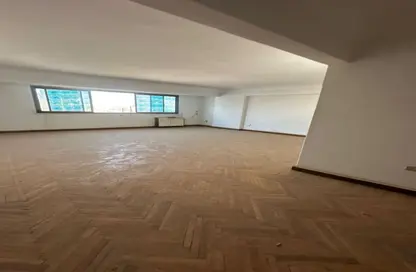شقة - 2 غرف نوم - 2 حمامات للبيع في شارع شهاب - المهندسين - الجيزة