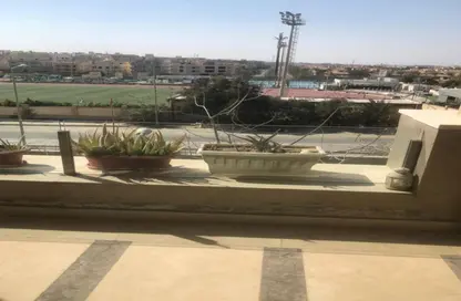 شقة - 2 غرف نوم - 2 حمامات للبيع في ذا فيلدج - المستثمرين الجنوبية - مدينة القاهرة الجديدة - القاهرة
