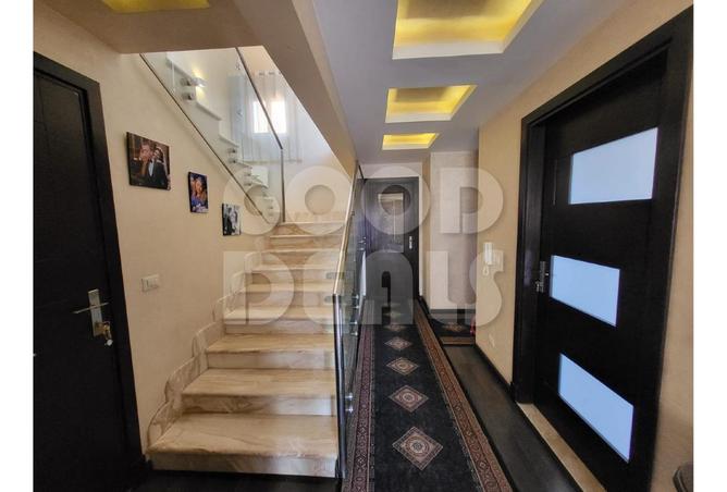 8177995 - Property Image 3