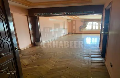 شقة - 3 غرف نوم - 2 حمامات للايجار في ميدان لبنان - المهندسين - الجيزة