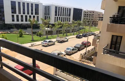 طابق كامل - استوديو - 2 حمامات للبيع في مساكن شيراتون - شيراتون المطار - النزهة - القاهرة