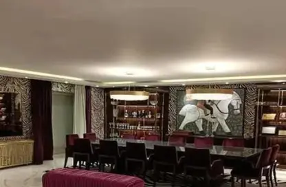 Apartment - 6 Bedrooms - 5 Bathrooms for sale in Zamalek - Cairo