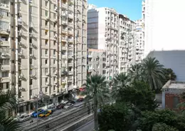 شقة - 4 غرف نوم - 3 حمامات للبيع في شارع عبد السلام عارف - لوران - حي شرق - الاسكندرية