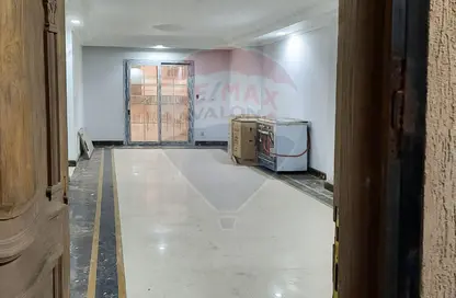 شقة - 3 غرف نوم - 2 حمامات للبيع في شارع إبراهيم راضى - بولكلي - حي شرق - الاسكندرية شقة - 3 غرف نوم - 2 حمامات للبيع في شارع إبراهيم راضى - بولكلي - حي شرق - الاسكندرية