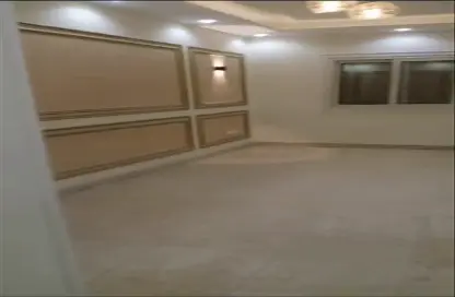 شقة - 3 غرف نوم - 1 حمام للبيع في شارع وادي النيل - المهندسين - الجيزة