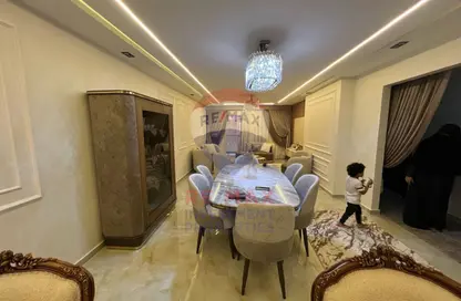 شقة - 3 غرف نوم - 2 حمامات للبيع في زيزينيا - حي شرق - الاسكندرية