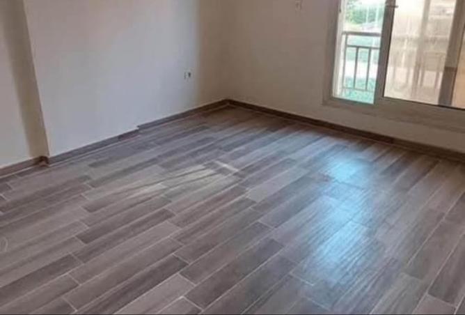 8175689 - Property Image 2