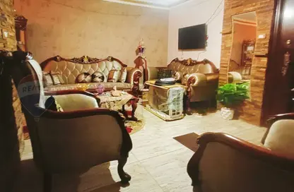 Apartment - 3 Bedrooms - 1 Bathroom for sale in El Mansheya - Hay El Gomrok - Alexandria