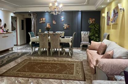 Apartment - 4 Bedrooms - 2 Bathrooms for sale in Yassin Ragheb St. - 8th Zone - Nasr City - Cairo