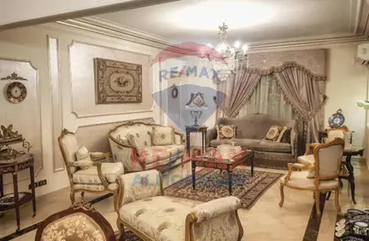 Apartment - 3 Bedrooms - 3 Bathrooms for sale in Zamalek - Cairo