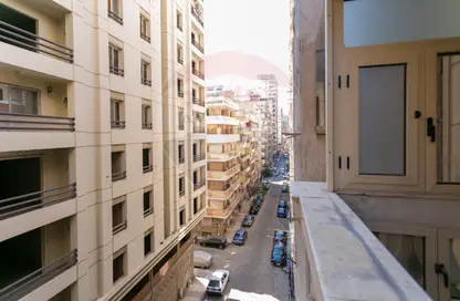 شقة - 3 غرف نوم - 2 حمامات للايجار في لوران - حي شرق - الاسكندرية