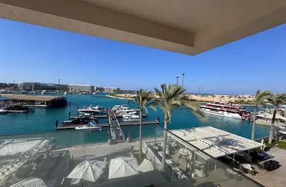 شاليه - 4 غرف نوم - 2 حمامات للبيع في مراسي - سيدي عبد الرحمن - الساحل الشمالي