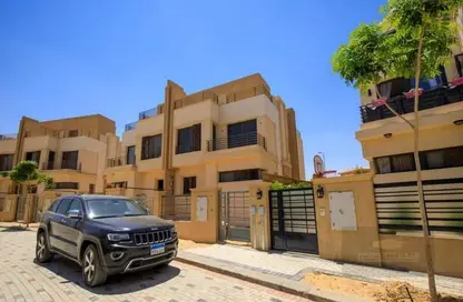 Duplex - 5 Bedrooms - 4 Bathrooms for sale in Zayed 2000 - 4th District - Sheikh Zayed City - Giza