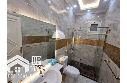 شقة - 4 غرف نوم - 3 حمامات للايجار في شارع العزيز عثمان - الزمالك - القاهرة
