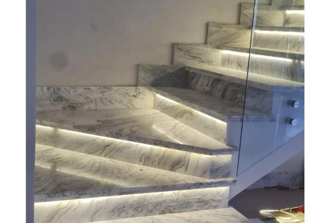 8313700 - Property Image 3