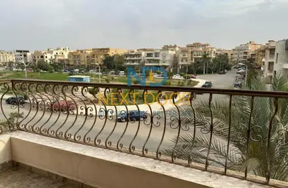 Apartment - 4 Bedrooms - 3 Bathrooms for sale in Area B - Ganoob El Acadimia - New Cairo City - Cairo