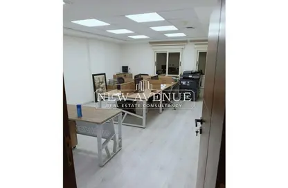 مساحات مكتبية - استوديو - 2 حمامات للبيع في شارع عمر بن الخطاب - مساكن المهندسين - مدينة نصر - القاهرة