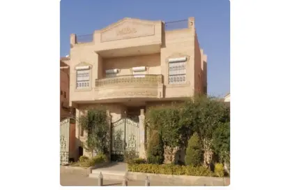 Villa - 5 Bedrooms - 4 Bathrooms for sale in East The Academy - New Cairo City - Cairo