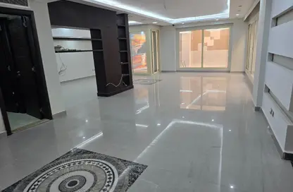 طابق كامل - استوديو - 4 حمامات للايجار في فى90 - شارع التسعين الشمالي - التجمع الخامس - مدينة القاهرة الجديدة - القاهرة