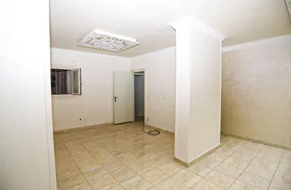 Apartment - 3 Bedrooms - 1 Bathroom for rent in Hadara - Hay Wasat - Alexandria