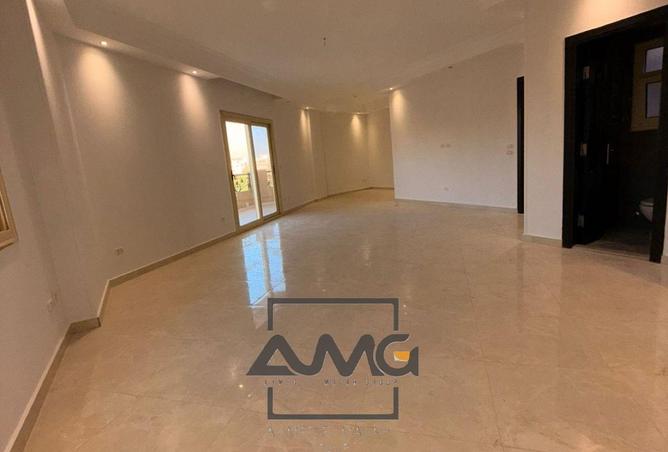 8310689 - Property Image 3