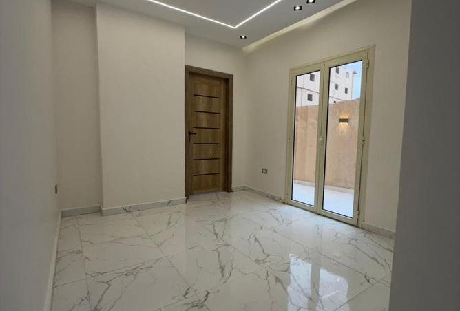 8383728 - Property Image 2