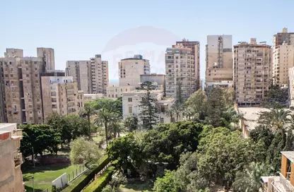 شقة - 7 غرف نوم - 2 حمامات للبيع في شارع عبد السلام عارف - لوران - حي شرق - الاسكندرية