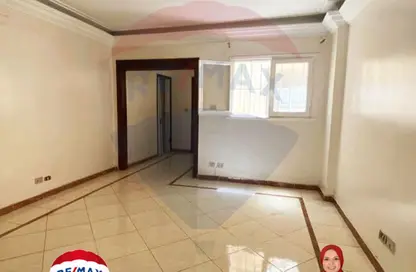 Apartment - 2 Bedrooms - 2 Bathrooms for sale in Aziz Kaheel St. - Tharwat - Hay Sharq - Alexandria