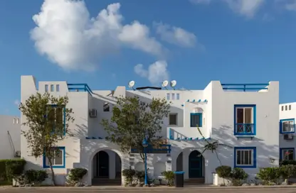 Chalet - 2 Bedrooms - 2 Bathrooms for sale in Mountain View - Ras Al Hekma - North Coast
