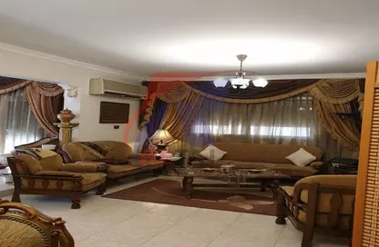 Apartment - 3 Bedrooms - 1 Bathroom for sale in Al Sheikh Mohammed Al Nadi St. - 6th Zone - Nasr City - Cairo