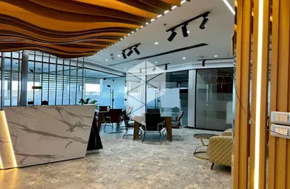 مساحات مكتبية - استوديو - 4 حمامات للايجار في نورث بلاس مول - شارع التسعين الشمالي - التجمع الخامس - مدينة القاهرة الجديدة - القاهرة
