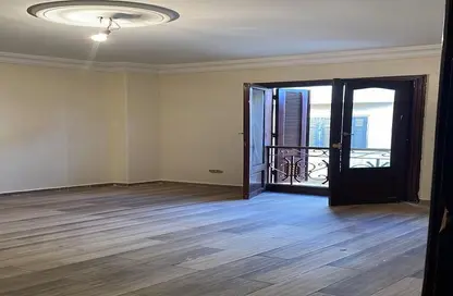Apartment - 3 Bedrooms - 2 Bathrooms for rent in Al Houreya St. - The 1st Settlement - New Cairo City - Cairo