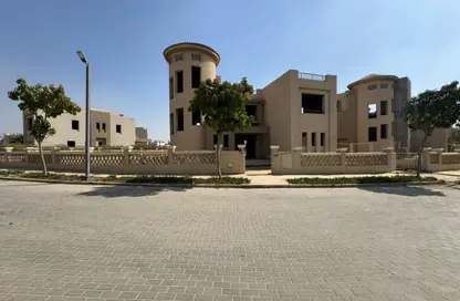 Villa - 5 Bedrooms - 6 Bathrooms for sale in Lake West - Sheikh Zayed Compounds - Sheikh Zayed City - Giza