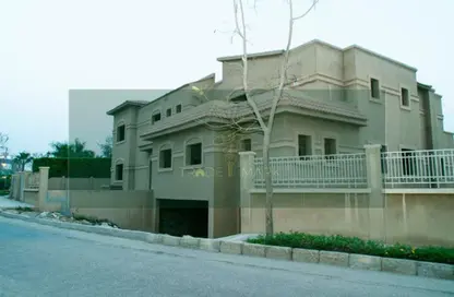 فيلا - 8 غرف نوم - 8 حمامات للبيع في سوان ليك قطامية - التجمع الاول - مدينة القاهرة الجديدة - القاهرة