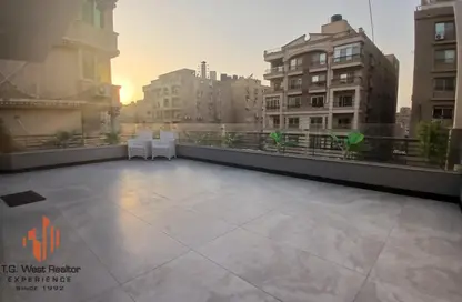 شقة - 3 غرف نوم - 2 حمامات للبيع في شارع سوريا - المهندسين - الجيزة