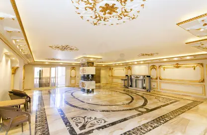 شقة - 5 غرف نوم - 4 حمامات للبيع في شارع بورسعيد - سبورتنج - حي شرق - الاسكندرية