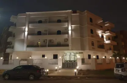 شقة - 3 غرف نوم - 2 حمامات للبيع في المنطقة التاسعة - مدينة الشروق - القاهرة