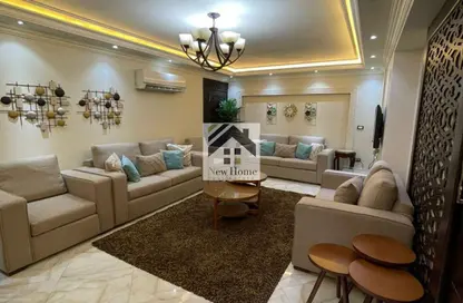 Apartment - 4 Bedrooms - 3 Bathrooms for sale in Lebanon Square - Mohandessin - Giza