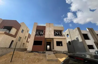 Villa - 4 Bedrooms - 5 Bathrooms for sale in Azzar 2 - 5th Settlement Compounds - The 5th Settlement - New Cairo City - Cairo