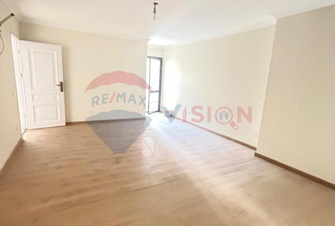 8329006 - Property Image 2