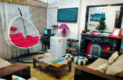 شقة - 2 غرف نوم - 1 حمام للايجار في شارع عمر لطفي - سبورتنج - حي شرق - الاسكندرية