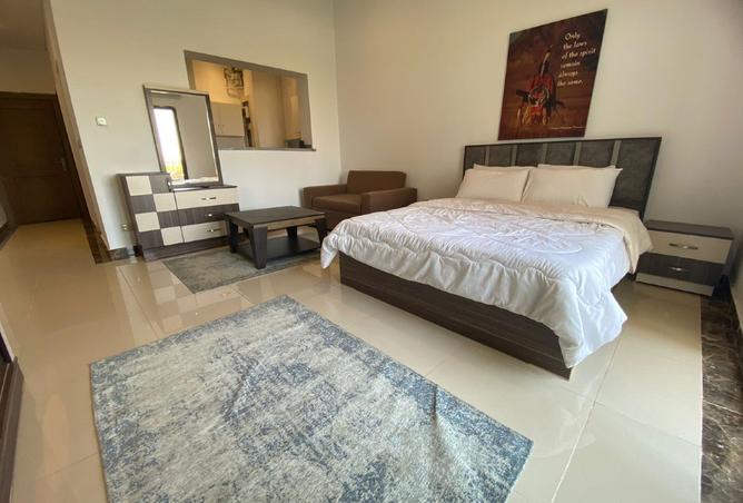 8033323 - Property Image 2