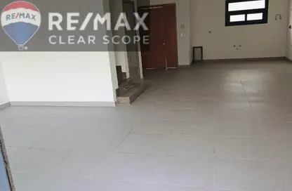 شقة - 2 غرف نوم - 2 حمامات للبيع في كمبوند البروج - كمبوندات الشروق - مدينة الشروق - القاهرة