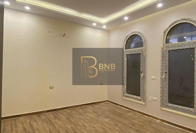 8381628 - Property Image 3