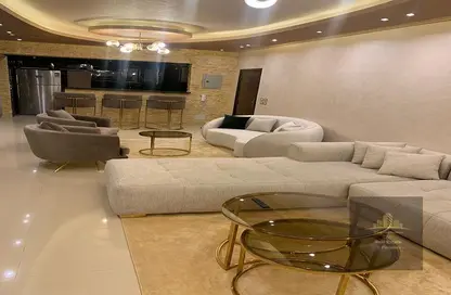 شقة - 2 غرف نوم - 2 حمامات للايجار في عمارات البنفسج - البنفسج - مدينة القاهرة الجديدة - القاهرة