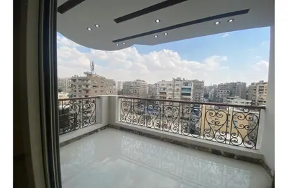 شقة - 4 غرف نوم - 3 حمامات للبيع في شارع الشيخ محمد النادي - المنطقة السادسة - مدينة نصر - القاهرة
