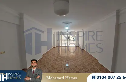 Apartment - 3 Bedrooms - 1 Bathroom for sale in Smouha - Hay Sharq - Alexandria