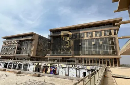 محل تجاري - استوديو - 1 حمام للايجار في محور محمد نجيب - المستثمرين الشمالية - مدينة القاهرة الجديدة - القاهرة
