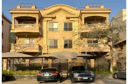 شقة - 3 غرف نوم - 3 حمامات للبيع في شارع عمر مكرم - النرجس 6 - النرجس - مدينة القاهرة الجديدة - القاهرة