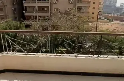 Apartment - 3 Bedrooms - 3 Bathrooms for rent in Ahmed Al Zomor St. - 8th Zone - Nasr City - Cairo